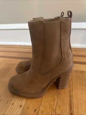 Nine West Tan Suede Block Heel Chelsea Booties